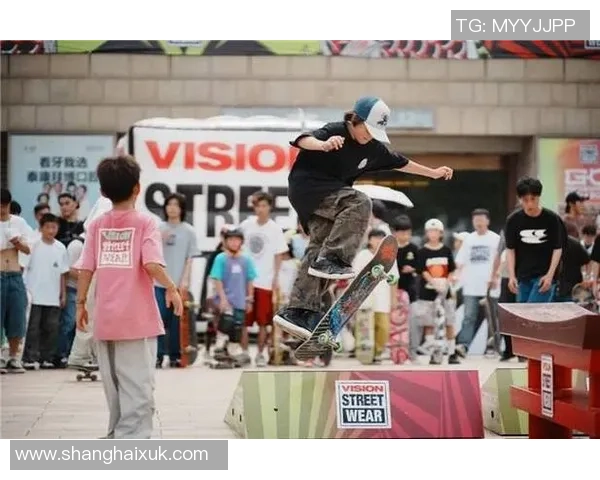 上海滑板队的团队协作之道:探索滑板运动中的默契与配合